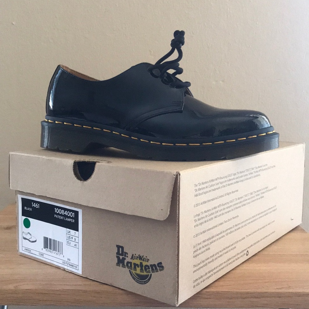 Dr. Martens Black Patent Leather Lamper 1461 shoe